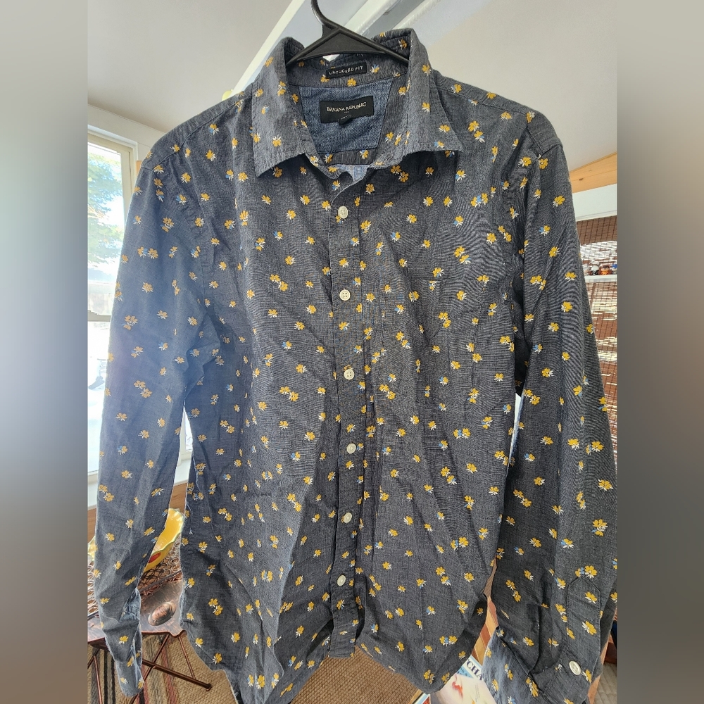 BANANA REPUBLIC MENS BUTTON DOWN SHIRT M